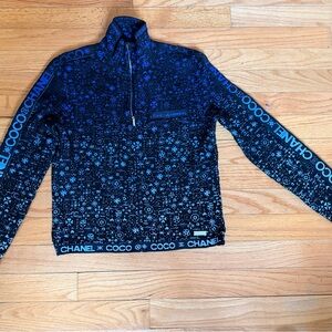 Autentic CHANEL Coco Neige Jacket Size 36 New